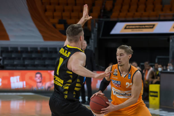 中进行一个 中进行一个