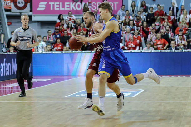 与此同时 与此同时